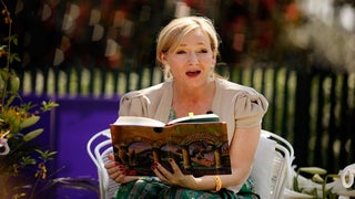 JK Rowling Trolls Trump on Twitter With ‘Alice In Wonderland’ Quote