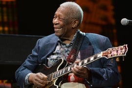 BB King Cancels Remaining Tour Dates After Falling Ill On Stage