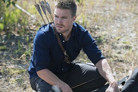 ‘Arrow’ Stars Stephen Amell, Willa Holland Tease Reunion: Secrets Will Be Spilled