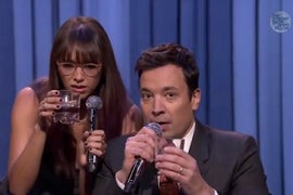 Jimmy Fallon, Rashida Jones Turn Popular Music Into Holiday Carols (Video)