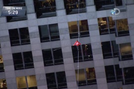 Nik Wallenda Succeeds in Walking Tightrope Blindfolded Between Chicago Skyscrapers (Video)