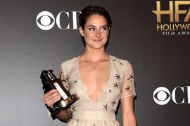 Shailene Woodley Says at Emmys She Doesn’t Watch Much TV: ‘I’m a Reader’ (Video)