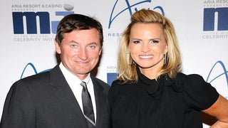 Hockey Legend Wayne Gretzky Signs With IMG