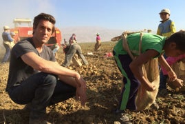 David Muir on Why He’ll Never Abandon His Reporting Roots: ‘I’m Not Some Guy in a Suit’