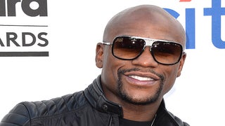 Floyd Mayweather Calls Donald Trump a ‘Real Man’ for ‘P–y’ Grab Comments (Video)