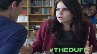 Mae Whitman Is Desperate Not to be ‘The DUFF’ in New Trailer (Video)