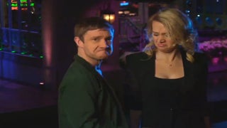 Martin Freeman Grinds On, Creepily Chases a ‘Racist’ Kate McKinnon in ‘SNL’ Promos (Video)