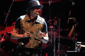 Kid Rock Hopes Michael Moore, Seth Rogen ‘Catch a Fist to the Face’ for ‘American Sniper’ Comments
