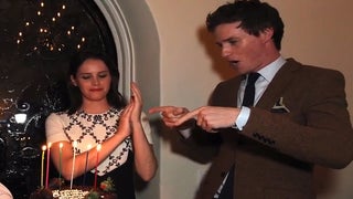 Watch Eddie Redmayne and Felicity Jones Sing ‘Happy Birthday’ for Stephen Hawking (Video)