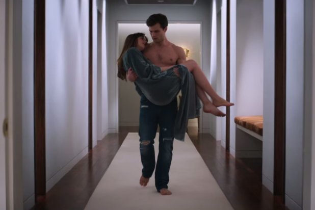 Lady Zama Sexy Video - Fifty Shades of Grey' Review: Jamie Dornan and Dakota Johnson's ...