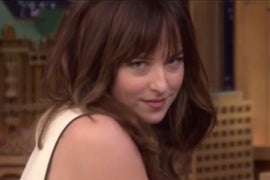 ‘Fifty Shades of Grey’ Star Dakota Johnson Makes Anything Sexy on ‘Tonight Show’ (Video)