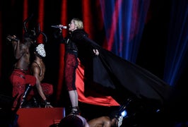 Madonna Takes Nasty Tumble During Brit Awards (Video)