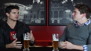 Robbie Amell Says Even ‘Tom Brady Is a DUFF,’ Takes Superhero ‘Wrapid Fire’ Quiz (Video)