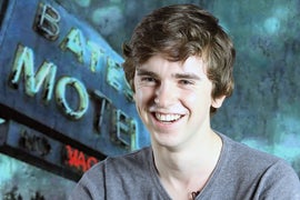 ‘Bates Motel’s’ Freddie Highmore Admits His Mom-Cuddling Character Is ‘a Bit of a Perv’ (Video)
