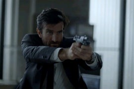 ‘Powers’ Review: Crime Caper Genre Gives Fresh Perspective on Superheroics