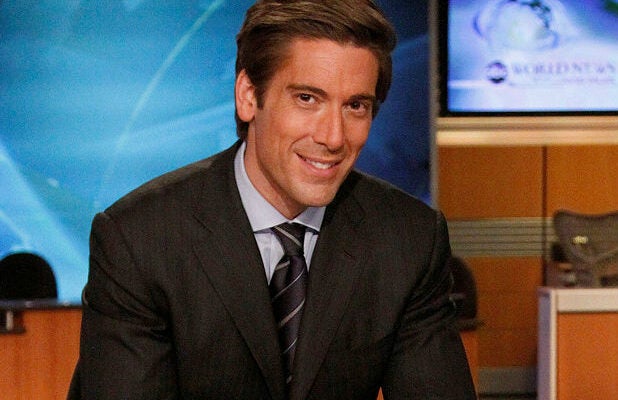David Muir S Abc Newscast Breaks Brian Williams Less Nightly News 5 Year Ratings Streak