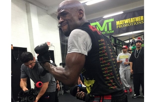 Floyd Mayweather (shots.com/floydmayweather)