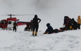 NBC’s Richard Engel Documents Deadly Mount Everest Avalanche: ‘A Story of Survival’ (Video)