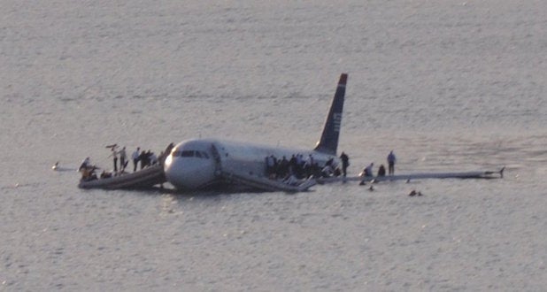 Plane_crash_into_Hudson_River_(crop)