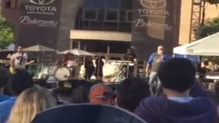 Smash Mouth Singer Goes Berserk When Crowd Throws Bread Onstage: ‘I’m Gonna Beat Your Ass’ (Video)