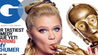 Amy Schumer Sleeps With ‘Star Wars’ Droids R2-D2, C-3PO in Risqué GQ Spread (Photos)