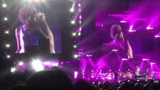 Jennifer Lawrence, Amy Schumer Dance on Top of Billy Joel’s Piano to ‘Uptown Girl’ (Video)