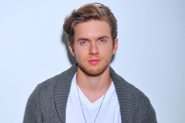 Lindsey Chris Griffin Porn - Showtime's 'Shameless' Casts Chris Brochu for Season 6 (Exclusive)