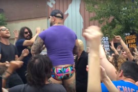 Foo Fighters ‘Rick Roll’ Westboro Baptist Church Before Kansas City Concert (Video)