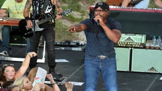 Country Star Darius Rucker Dedicates Song to Victims of Church Shooting in Wake of TV Reporter Death