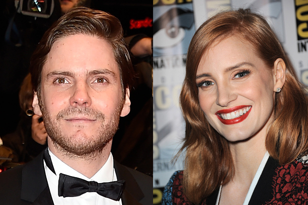 Daniel Bruehl, Jessica Chastain (Pascal Le Segretain; Albert L. Ortega/Getty Images)
