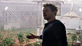 ‘The Martian’ Trailer: Matt Damon Struggles to Survive While Stranded on the Red Planet (Video)