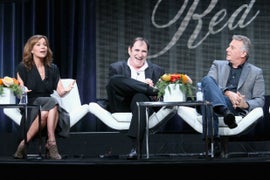 Jennifer Grey Talks ‘Red Oaks’: ‘I Get to Have Hot Girlfriends That I Make Out With’
