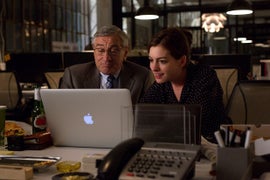 ‘The Intern’ Review: Anne Hathaway, Robert De Niro Boost This Bland Generation-Gap Comedy