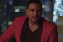 ‘Mysteries of Laura’ Star Laz Alonso on ‘Comedic Genius’ Debra Messing, ‘Fast & Furious’ Co-Star Paul Walker (Video)