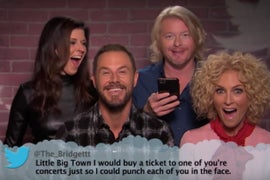 Jimmy Kimmel Makes CMA Stars Carrie Underwood, Willie Nelson Read ‘Mean Tweets’ (Video)
