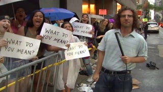 Kyle Mooney Awkwardly Interviews Justin Bieber Fans in ‘SNL’ Sketch Cut for Time (Video)