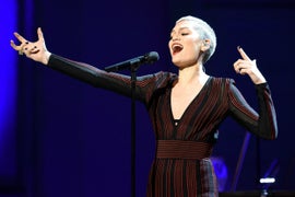 Watch the New Year’s Eve Ball Drop Livestream From Times Square Featuring Jessie J (Video)
