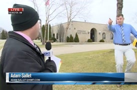 TV News Justice! Reporter Calls 911 After Spotting Bank Robber Live