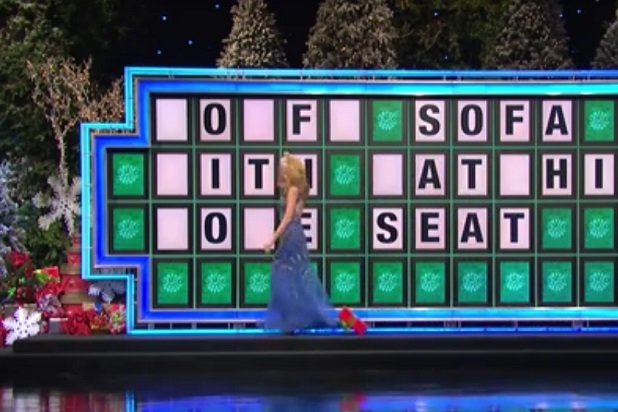 Vanna White Suffers 'Wheel of Fortune' Wardrobe Malfunction