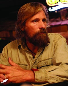 CaptainFantastic_still3_ViggoMortensen