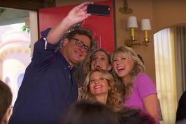 ‘Fuller House’: Go Behind the Scenes to Preview Netflix Sitcom’s Familiar Jokes (Video)