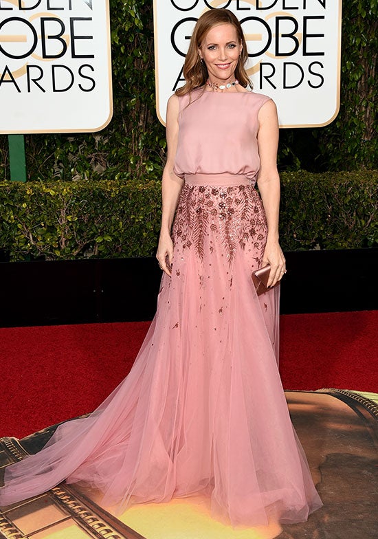 Leslie Mann arrives at the Golden Globes Leslie Mann arrives at the Golden Globes