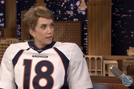 Kristen Wiig Poses as Super Bowl Champion Peyton Manning for Jimmy Fallon Skit (Video)