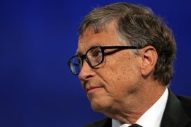 Bill Gates Backtracks Support for FBI in Duel With Apple