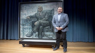 ‘House of Cards’ Kevin Spacey Portrait Unveiled at Smithsonian (Photo)