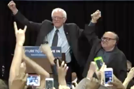 Danny DeVito Intros Bernie Sanders: ‘We Need You Obi-Wan’ (Video)