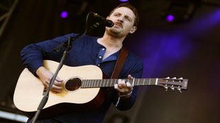 Sturgill Simpson Sings Gorgeous, Haunting Nirvana ‘In Bloom’ Country Cover (Video)