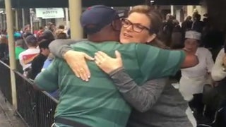 Watch ‘The Passion’ Star Trisha Yearwood Discover an Amazing Street Musician (Video)