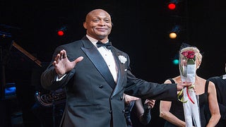 How NFL and ‘Chicago’ Star Eddie George Learned Shakespeare From Jude Law