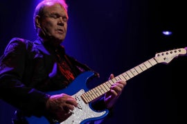 Glen Campbell, Grammy-Winning Singer, Dies at 81